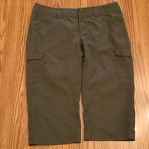Columbia Olive Green Capris